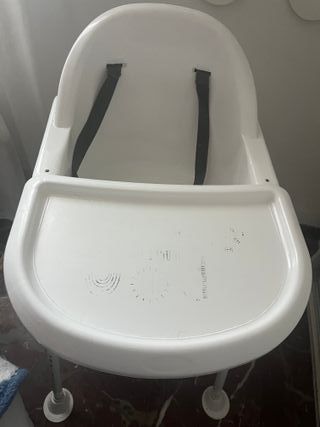 Trona de bebé blanca