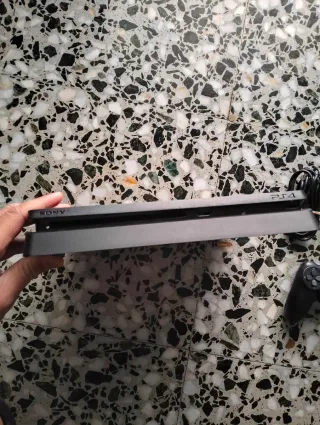 PS4 Slim 500GB - Playstation 4