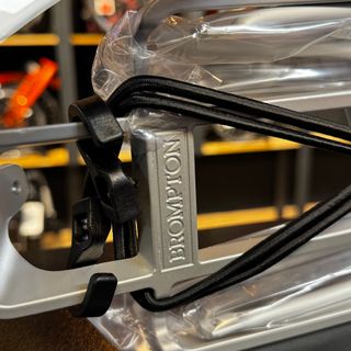 Brompton portabultos Gris pre 2025