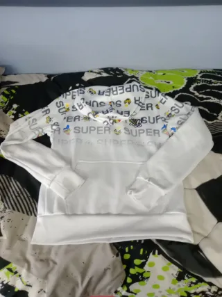 Sudadera con capucha Super.