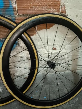 Ruedas de carbono Decadence