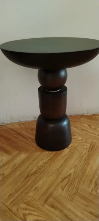 Mesa auxiliar geométrica