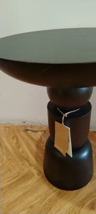 Mesa auxiliar geométrica