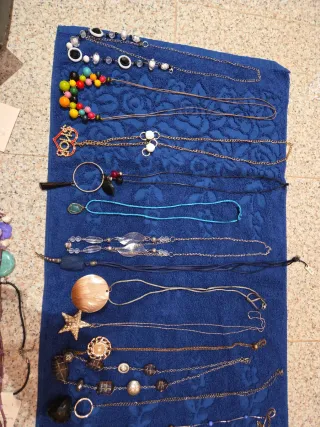 Lote de bisutería variada