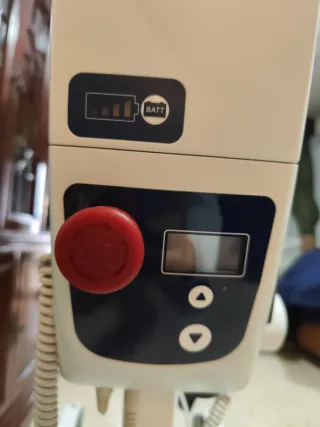 Grúa de traslado eléctrica, bipedestación