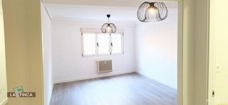 Piso en venta en Milán - Pumarín - Teatinos en Oviedo