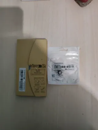 iPhone 11 Nero con accessori