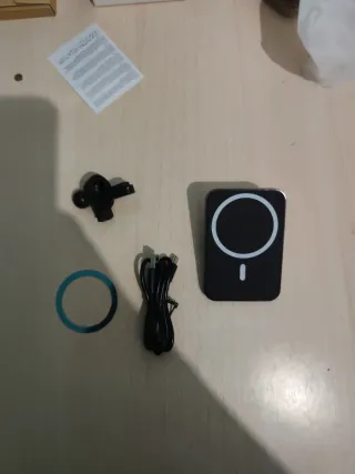 iPhone 11 Nero con accessori