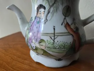 Tetera antigua China decorada