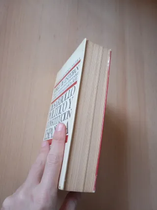 DESARROLLLO POLITICO Y CONSTITUCION ESPAÑOLA.