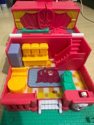 Casita de juguete rosa