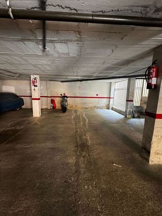Garaje en venta en Artigas - Llefià en Badalona