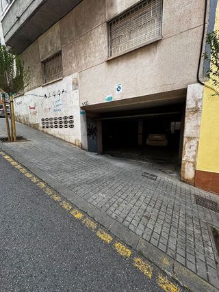 Garaje en venta en Artigas - Llefià en Badalona