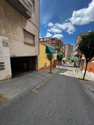 Garaje en venta en Artigas - Llefià en Badalona
