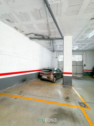 Garaje en venta en Artigas - Llefià en Badalona