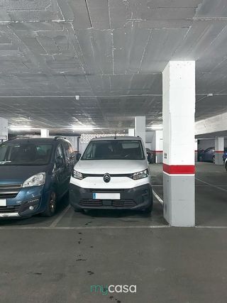 Garaje en venta en Artigas - Llefià en Badalona