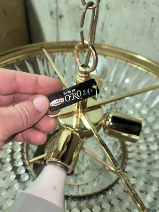 Lámpara colgante de cristal y metal chapado oro