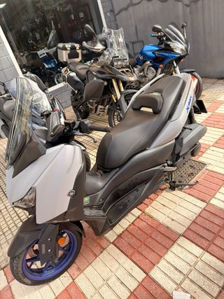 Yamaha XMAX 125 gris 2021