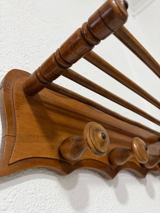 Perchero de madera para pared