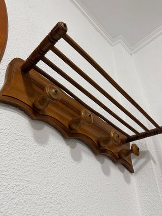 Perchero de madera para pared