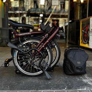 Brompton Eléctrica C-Line M4L Plump Red