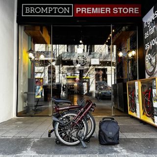 Brompton Eléctrica C-Line M4L Plump Red