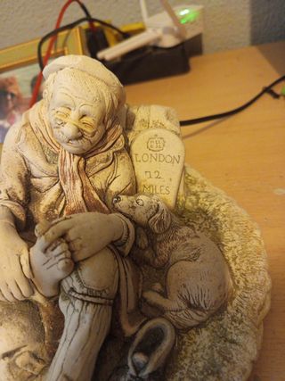 Figura de plomo con base