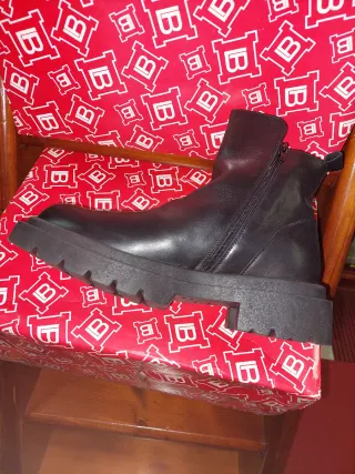 Stivale donna  in ottimo pelle nero basso