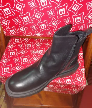 Stivale donna  in ottimo pelle nero basso