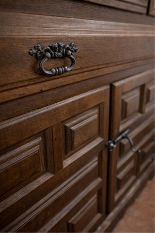 Aparador antiguo madera maciza en bolbaite