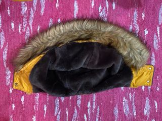 Chaqueta Zara Amarilla con Capucha y Pelo
