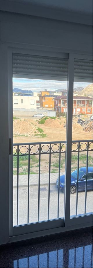 Ventana avotible 90x225 Con moscitera