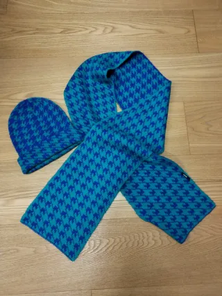 Tezenis sciarpa e cappello verde acqua