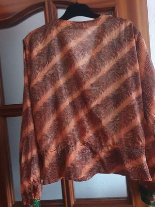 Blusa estampada talla 40