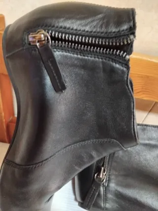 Botines planos piel negros