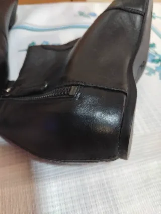 Botines planos piel negros