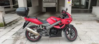 Moto Kymco 125cc Deportiva Roja
