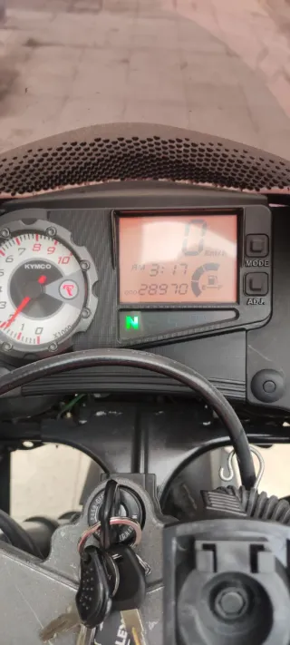 Moto Kymco 125cc Deportiva Roja