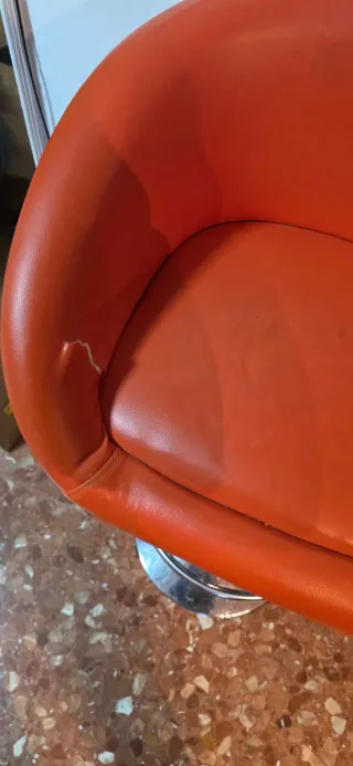 Sedie da bar arancioni e argentate