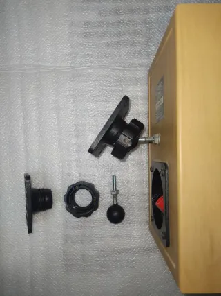 Enganche ALTAVOCES pared techo rosca métrica 6