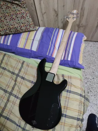 Bajo zurdo Yamaha BBN4LIII