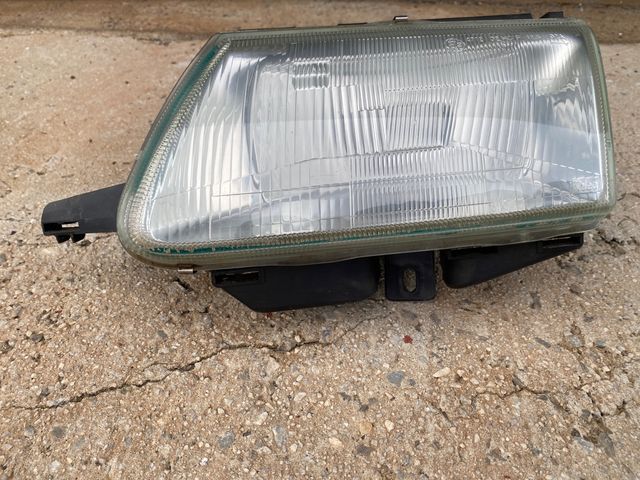 Faro Izquierdo Citroen Saxo Fase 1