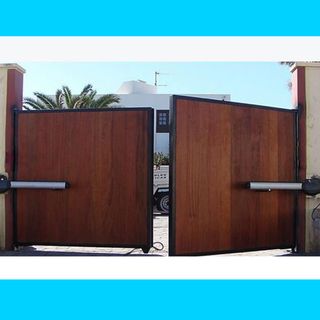 PUERTAS MANUALES Y AUTOMATICAS