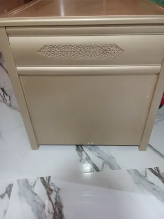 Cajones dorados de madera. Son 2 cajons