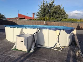 Piscina desmontable blanca y azul