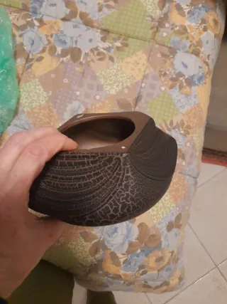 Antico posacenere in metallo