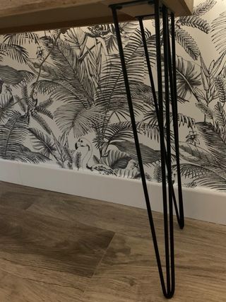 Consola en madera y metal, con 3 cajones