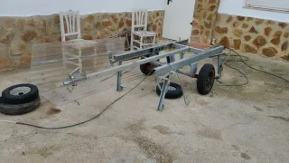 Remolque metálico para embarcaciones
