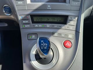 Toyota Prius 1.8 HYBRID 136cv Executive 2015