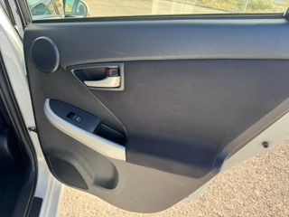 Toyota Prius 1.8 HYBRID 136cv Executive 2015